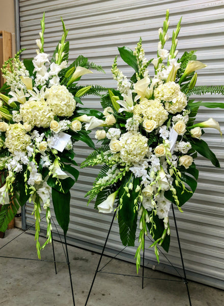 White Standing Spray