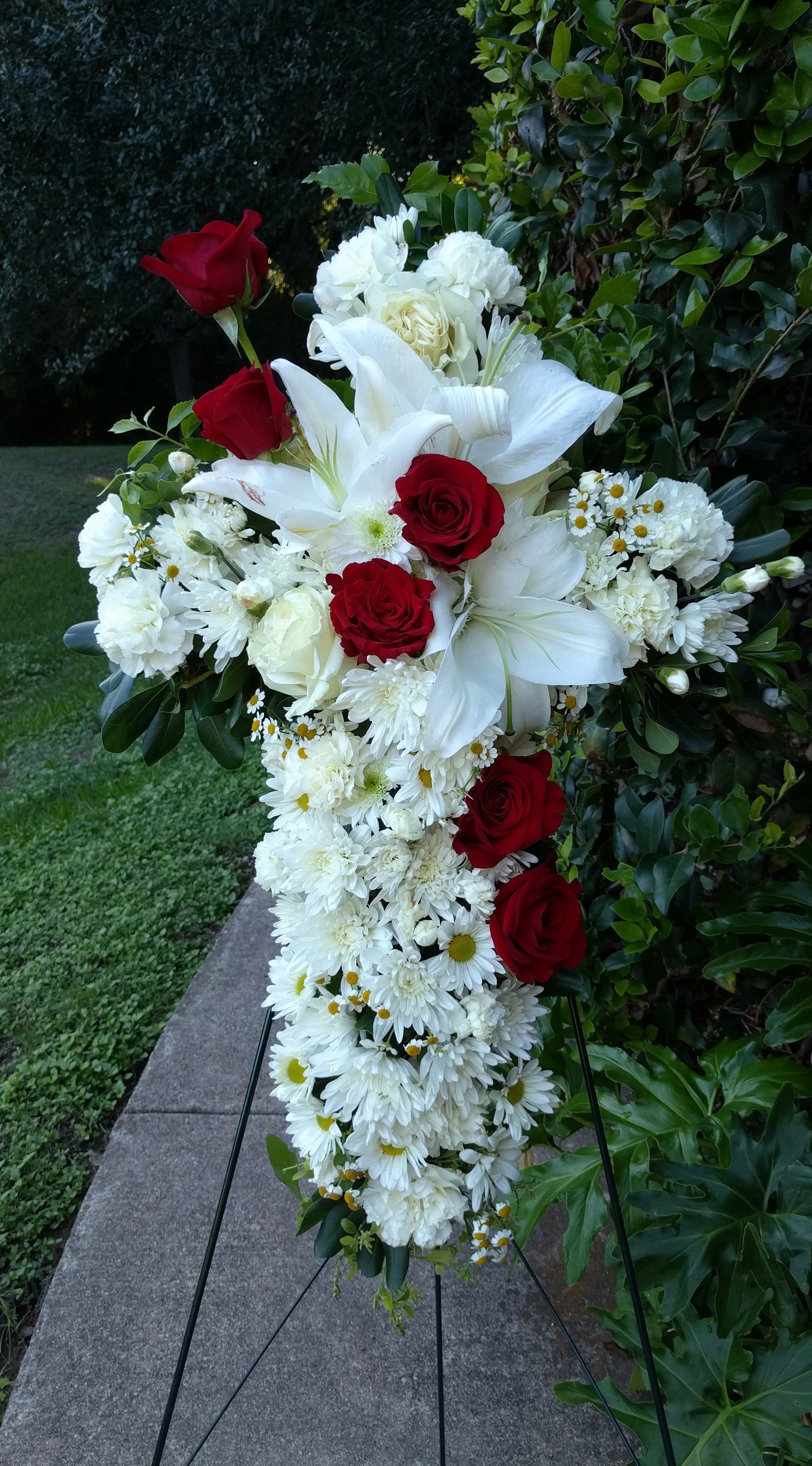rose garden heart spray Cross My Heart" Standing Spray